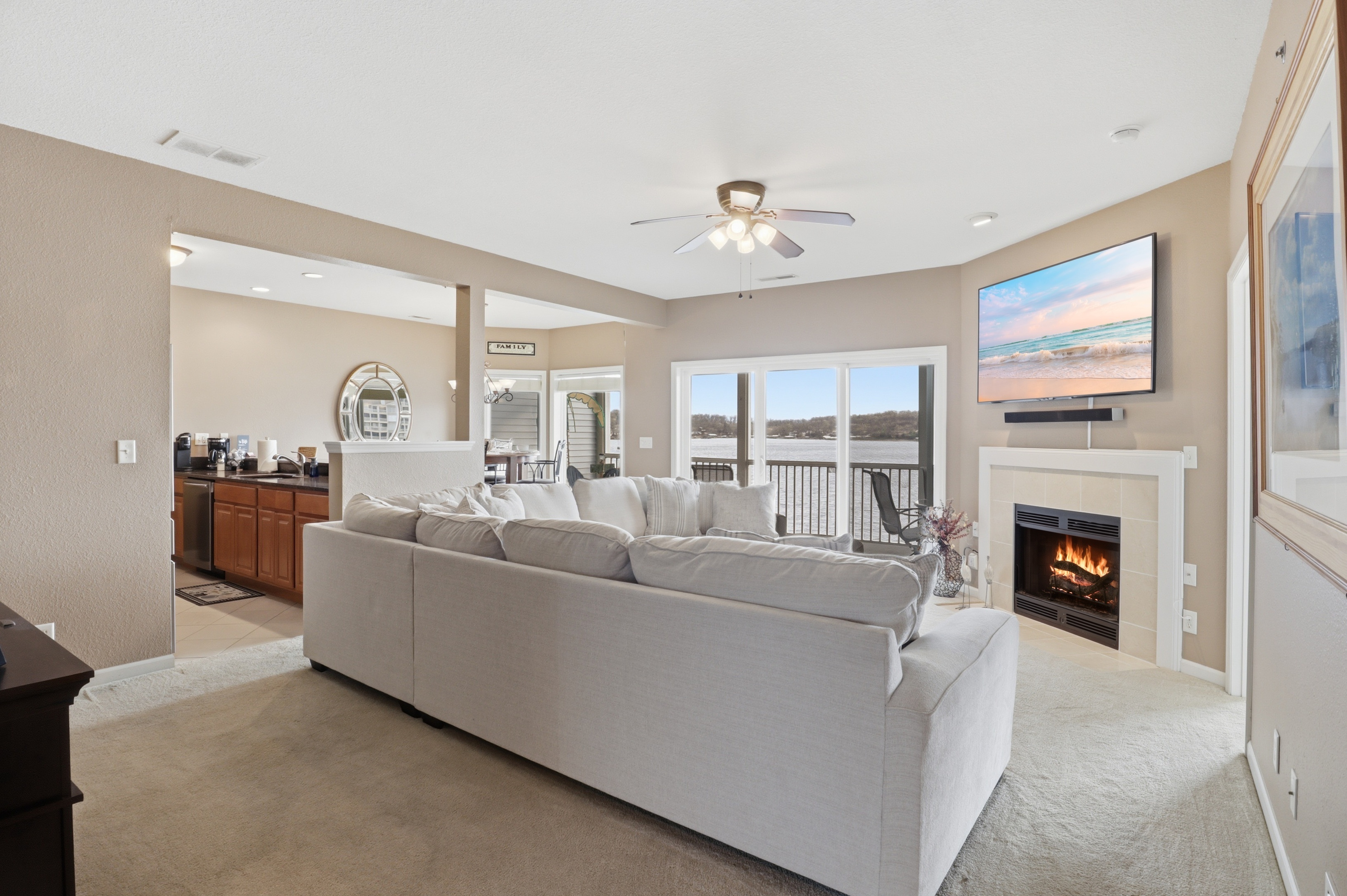 Lakefront 3BR | Sleeps 9 | Pools & Lake Views