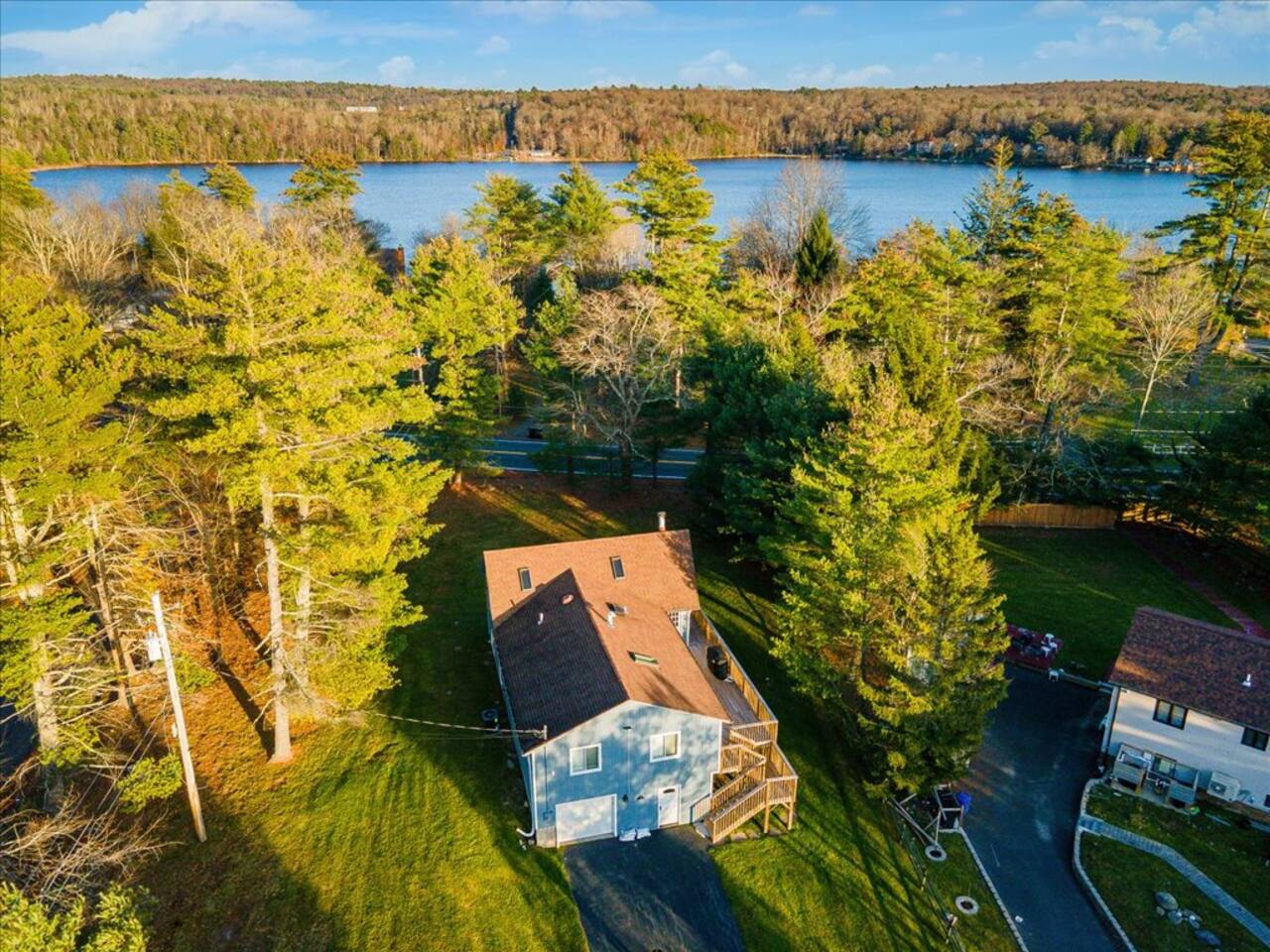 Luxurious & Newly Renovated Catskills Lakehouse