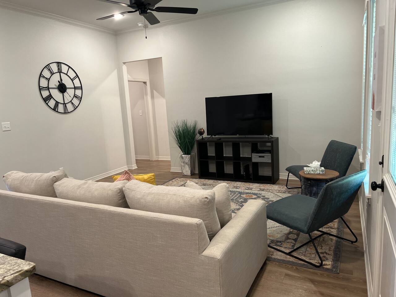 STAY TYLER @ ÁLAMO2/Newmo- sleeps 9-GREAT location