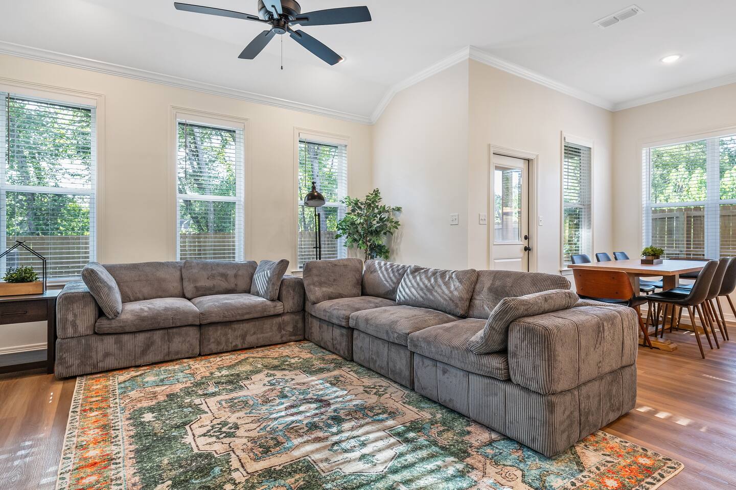 Royal Court Retreat | Spacious Modern Stay
