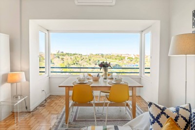 Dinner table overlooking the park, with amazing light and views.