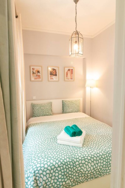 Second bedroom with ensuite bathroom.