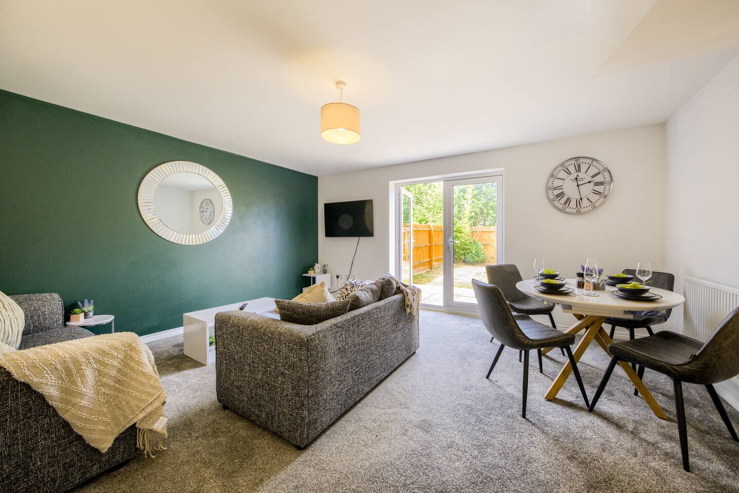#138 NEW! Cozy House- near Lady Godiva - Sleeps 5