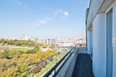 View from the balcony on to the Marquês de Pombal Square. Easy access down the street to public transportation in Lisbon: subway station, buses, taxis and GIRA Bike sharing station where you can rent an electric bicycle to explore Lisboa.