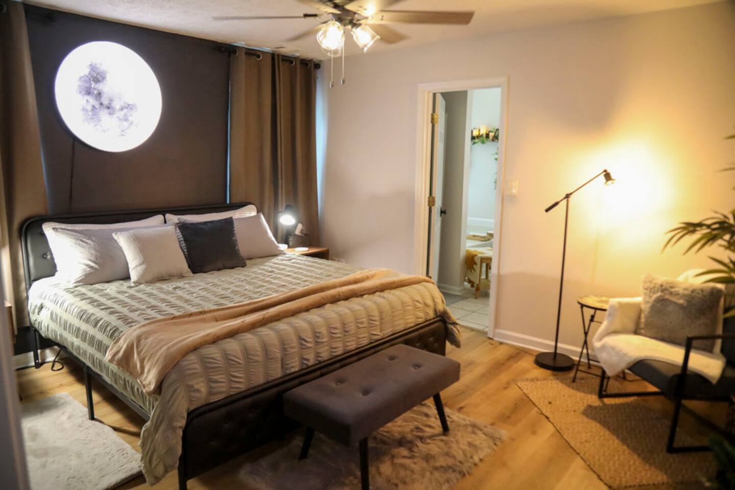 Enchantress Lake Cottage | KING BED | Sleeps 10