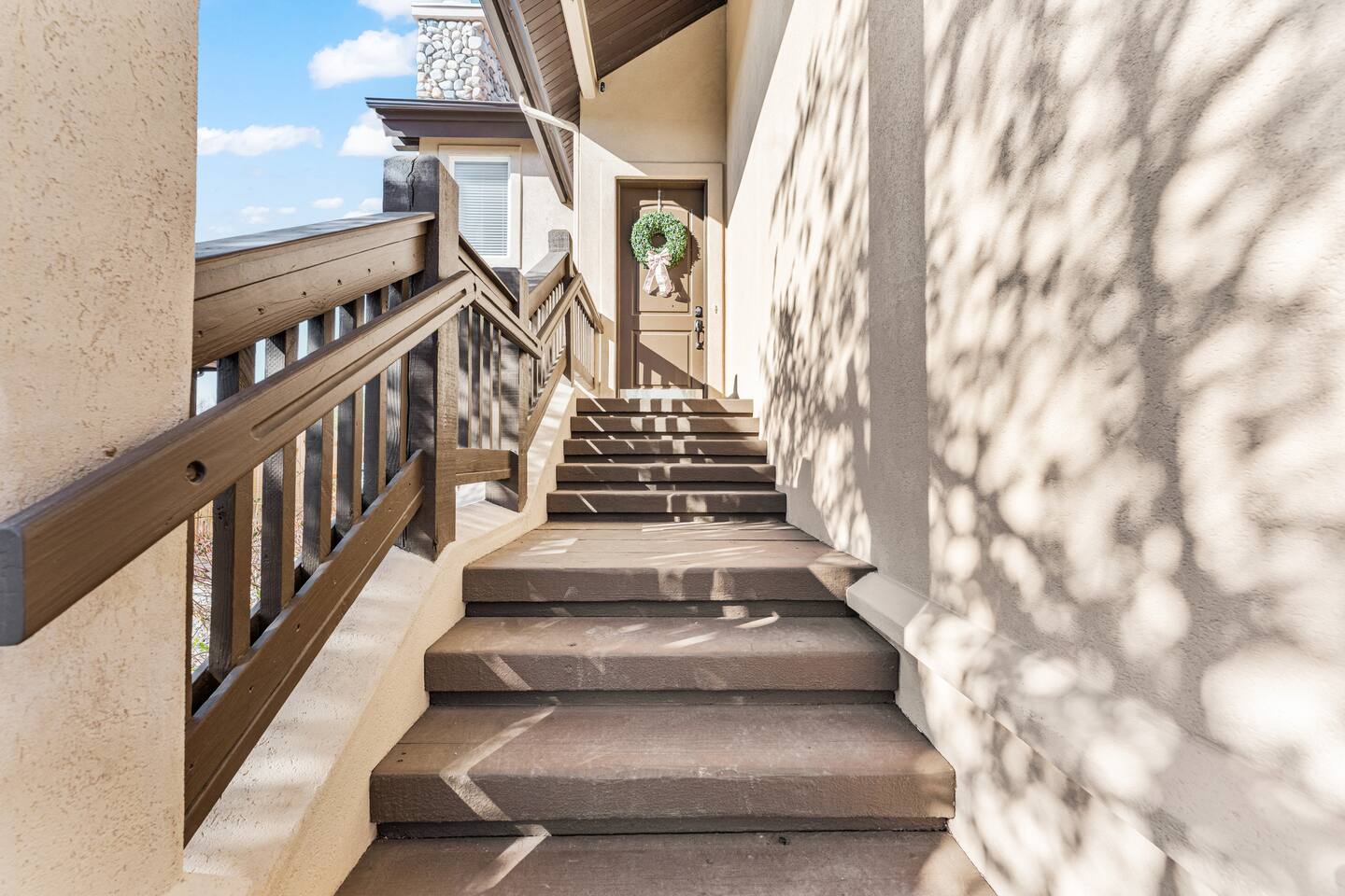 Upper Level Condo Near the Snake River
