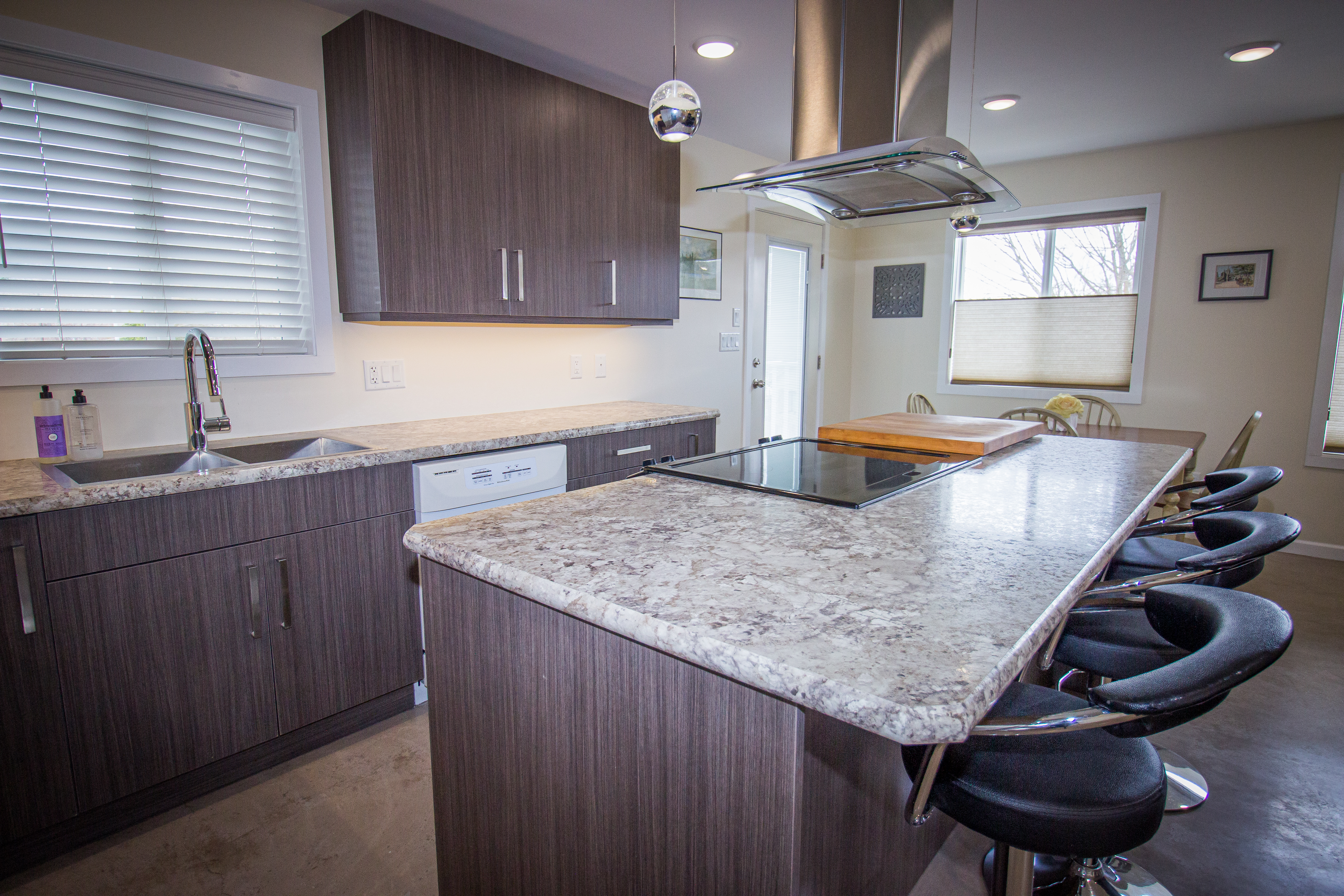 Central Penticton Carriage Home w/ King Bed