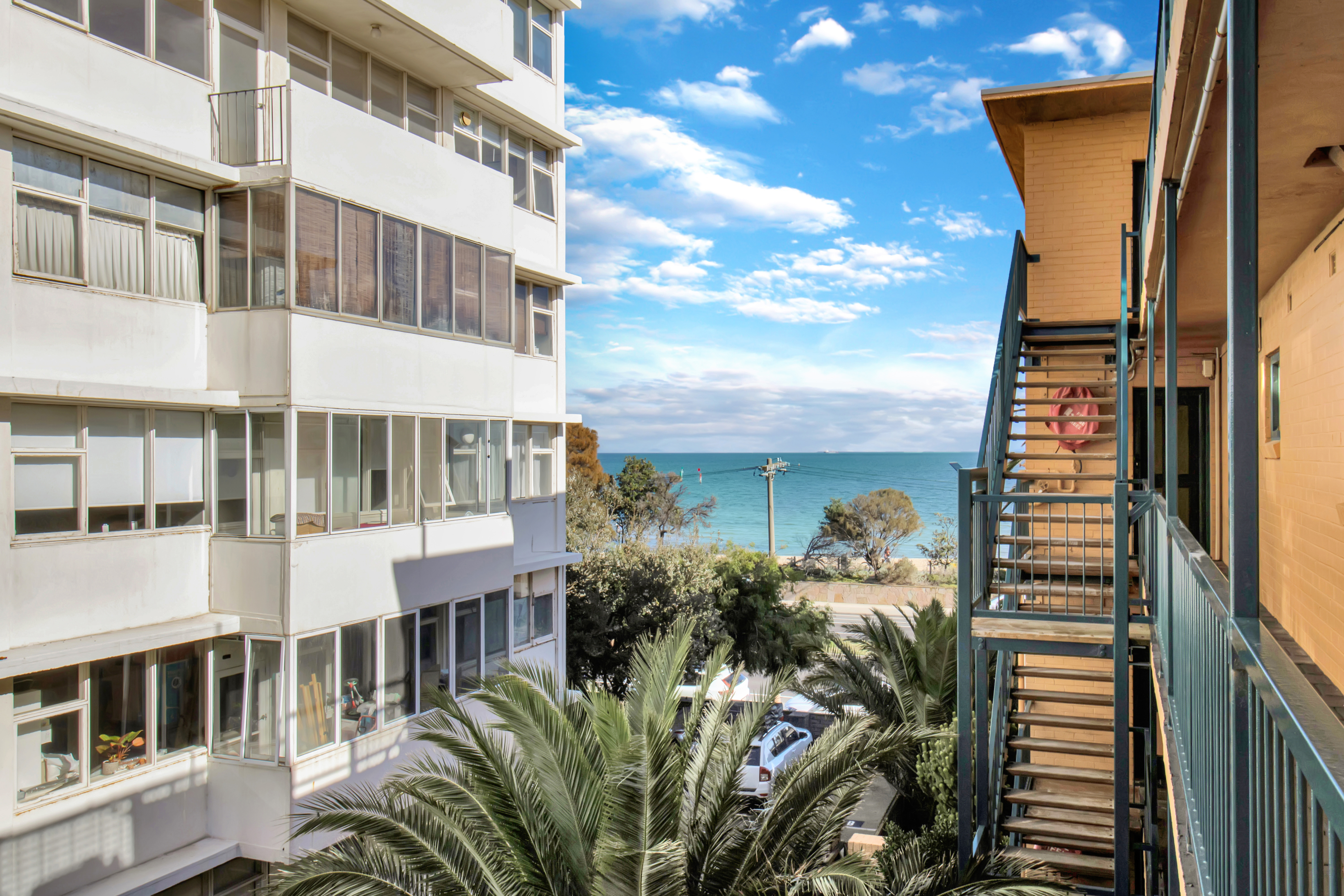 Beachfront Marine Parade - Rooftop BBQ - Luna Park