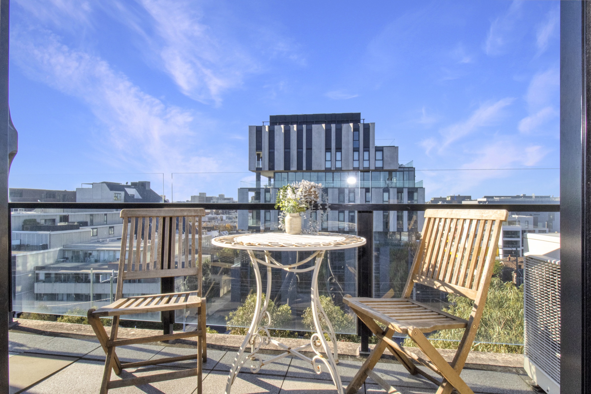 Top-Floor Apartment with Balcony - High Street