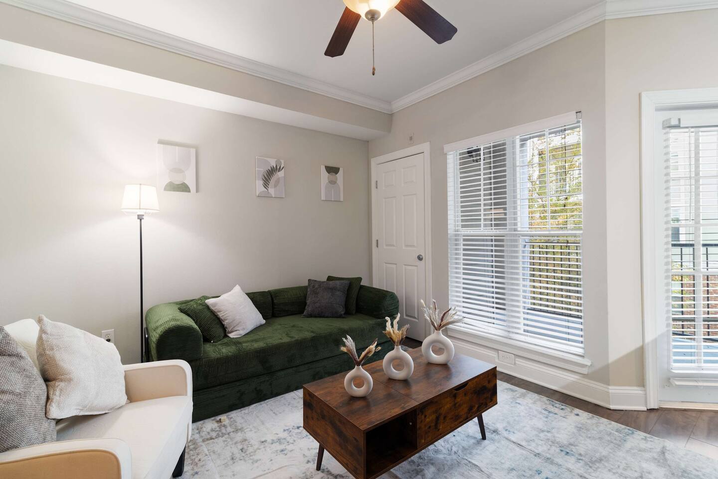 Modern Midtown Charm • Pool • Gym • Parking