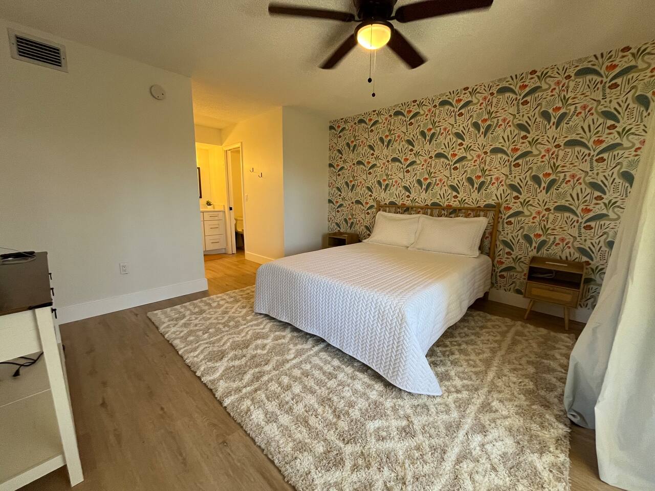 Tropical Beach Oasis - Citrus