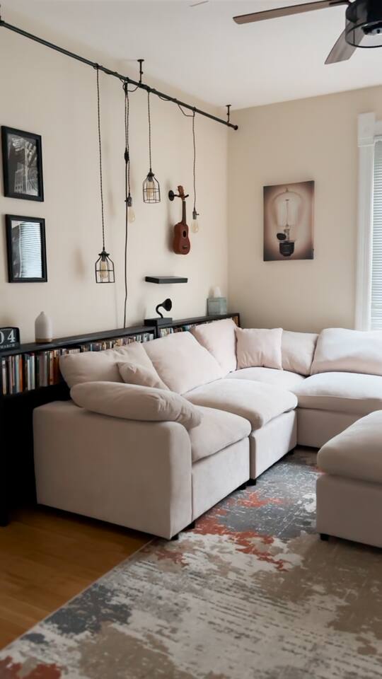 The Eureka - Chambana Suites