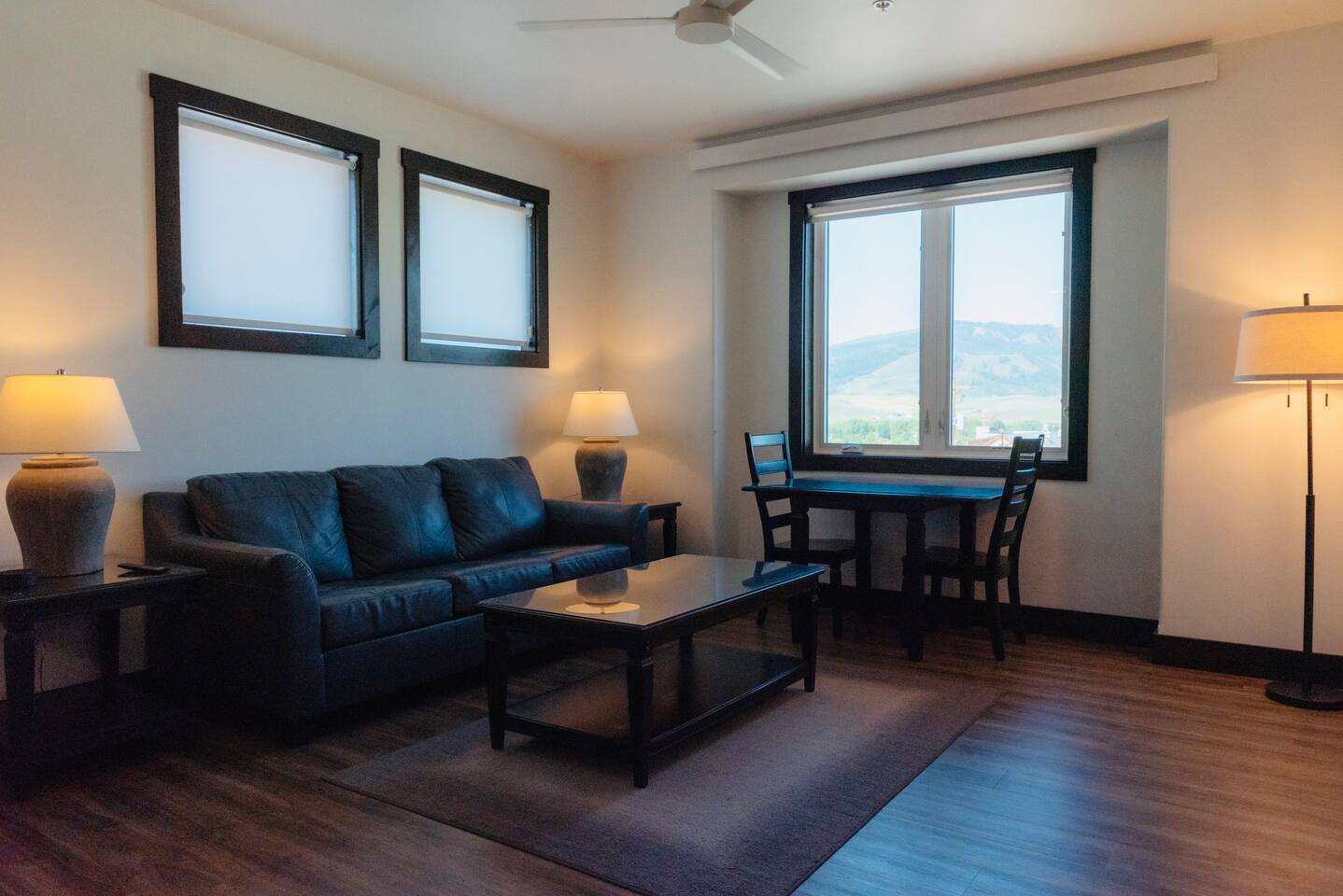 Granby Getaway | Sleeps 6 | Steps to Trails & Ski