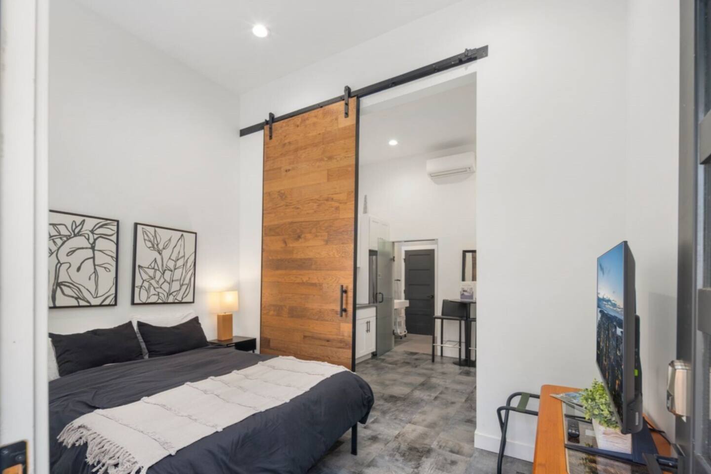 WorldCup-1 Bus Away/Modern 1BD/AC/Close 2 Downtown