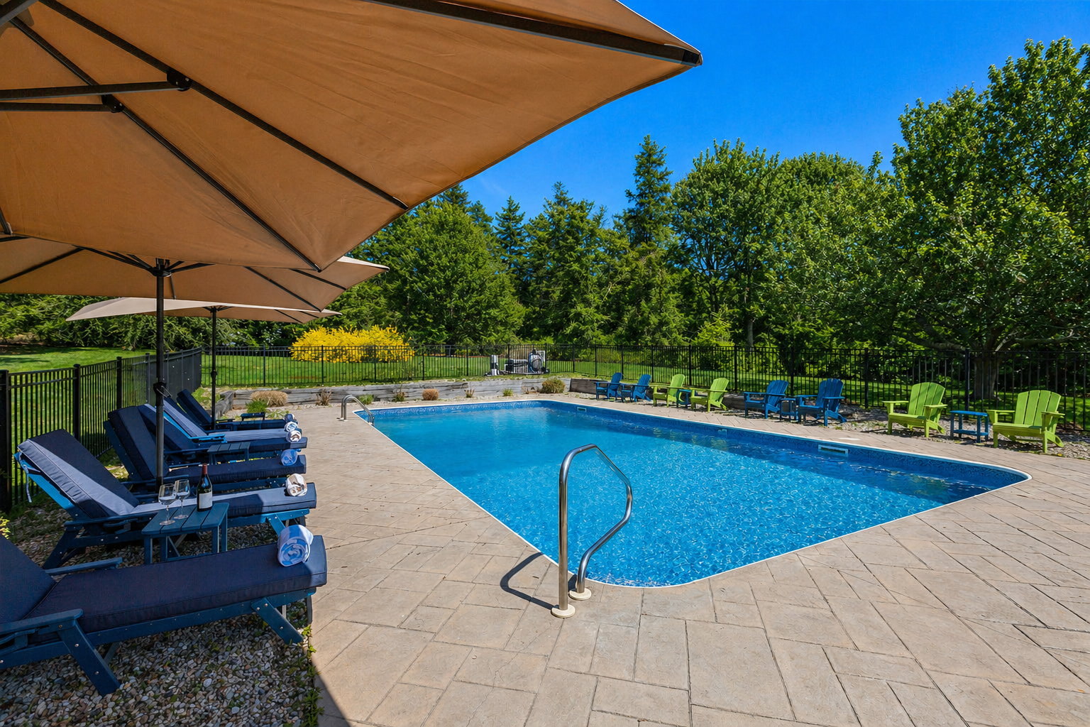 NEW-Heated Pool, 1.5 miles to Beach, Stunning Home
