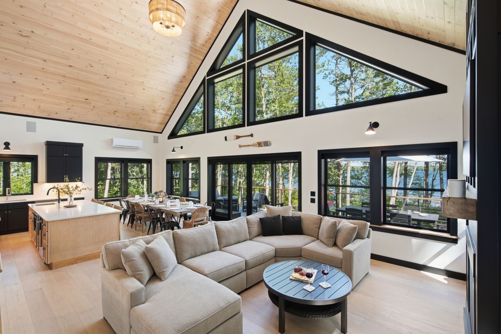 Lakefront Estate | Hot Tub, Sauna, Dock & Gym