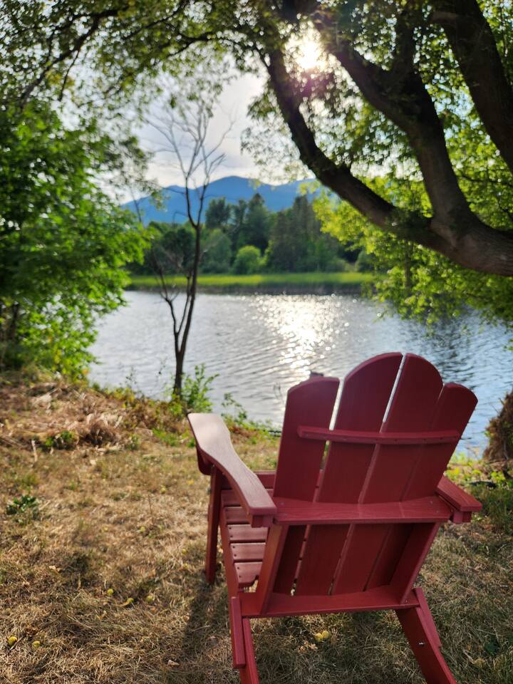 Spacious 2-Unit Spring Stay Near Whiteface