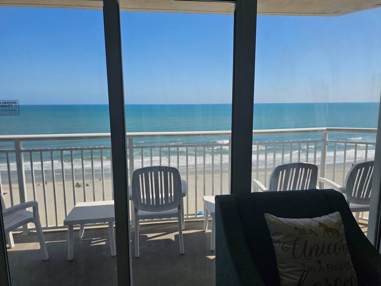 Beachfront Retreat, Ocean Views, Pools, Lazy River - Apartment