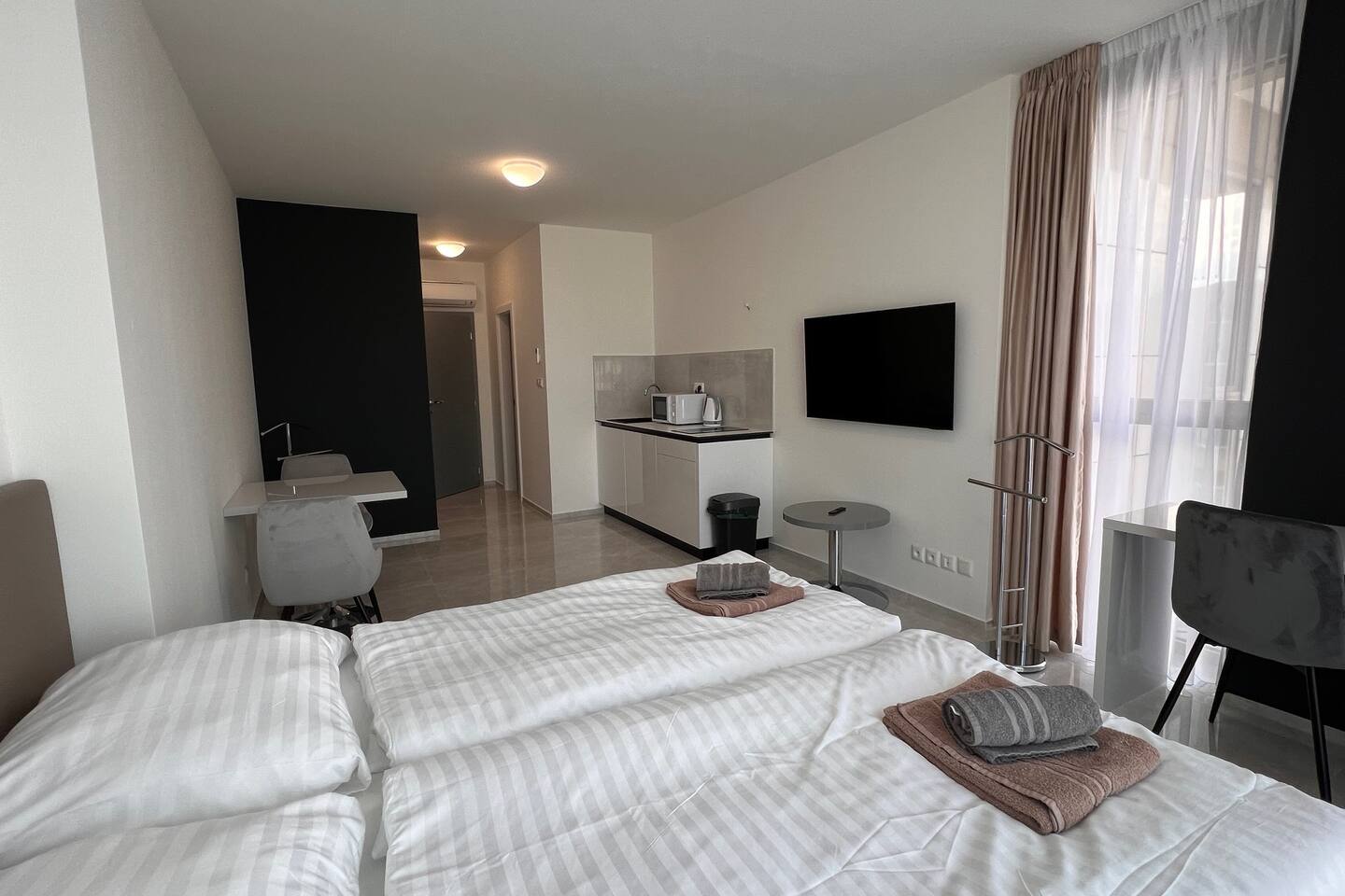 1 room Apartment with AC, Vienna Gate 2