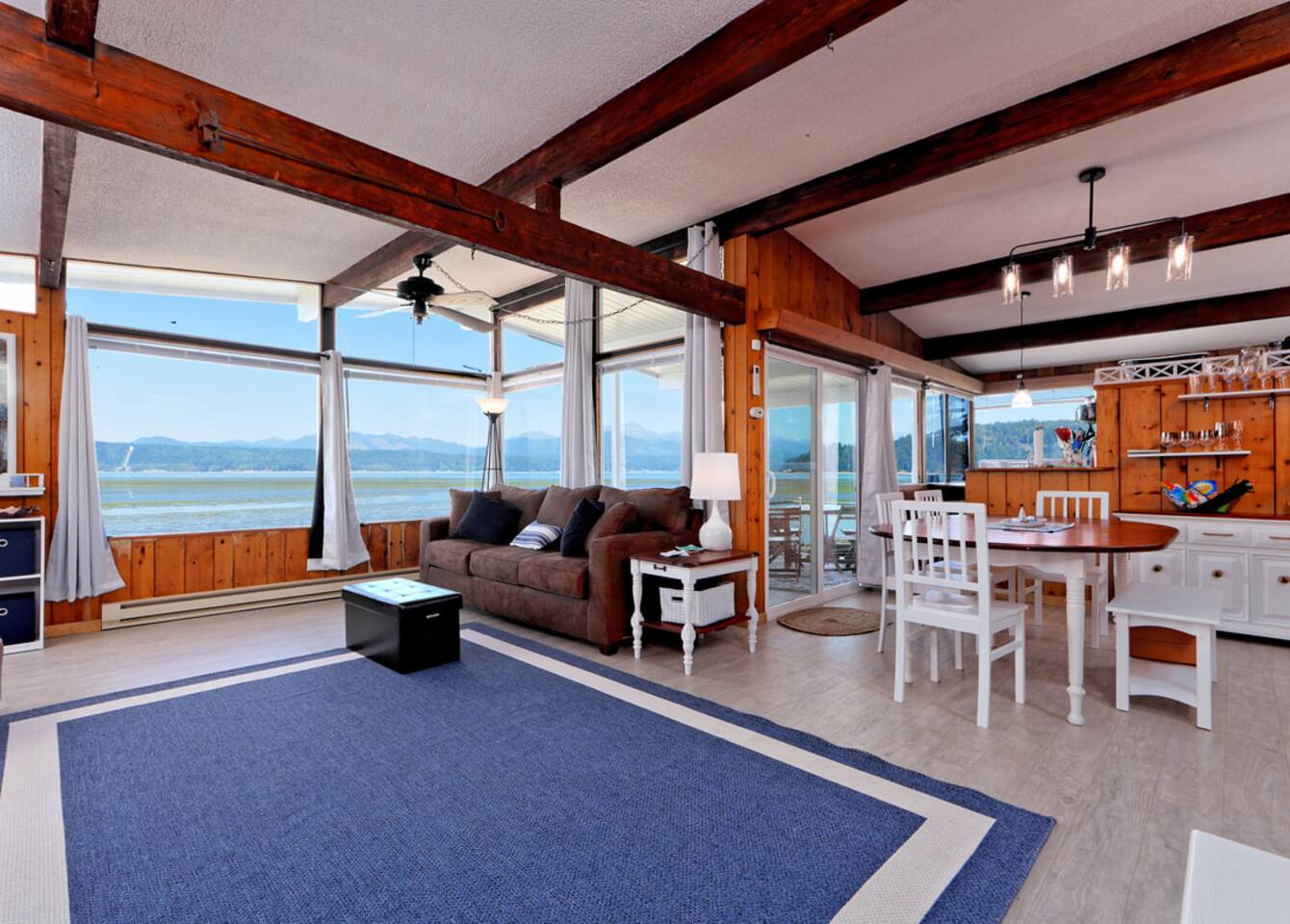Annas Bay Beach House on Hood Canal, WIFI, AC - Holiday Home