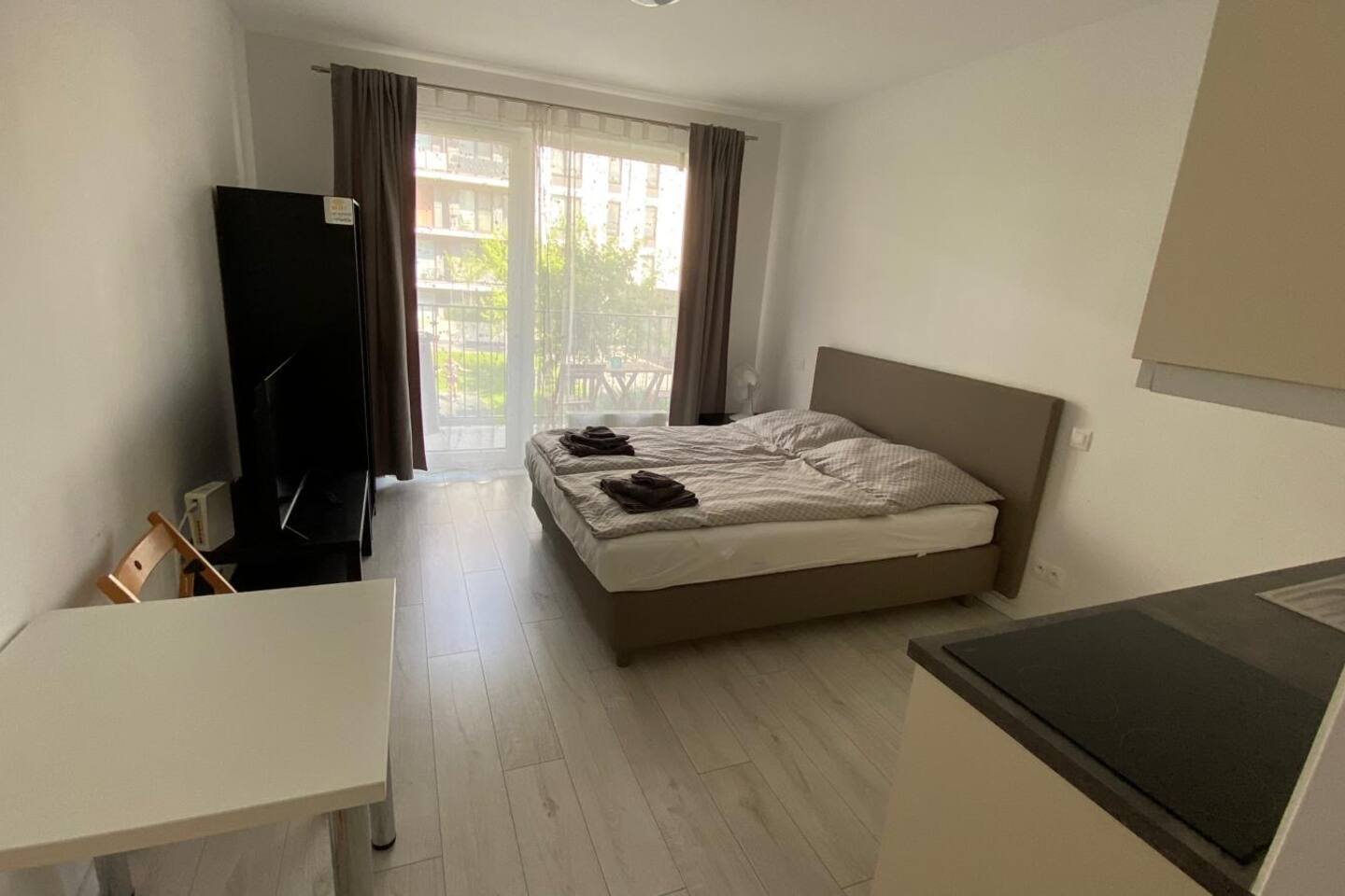 1 room apartment, balcony, Zuzany Chalupovej 18