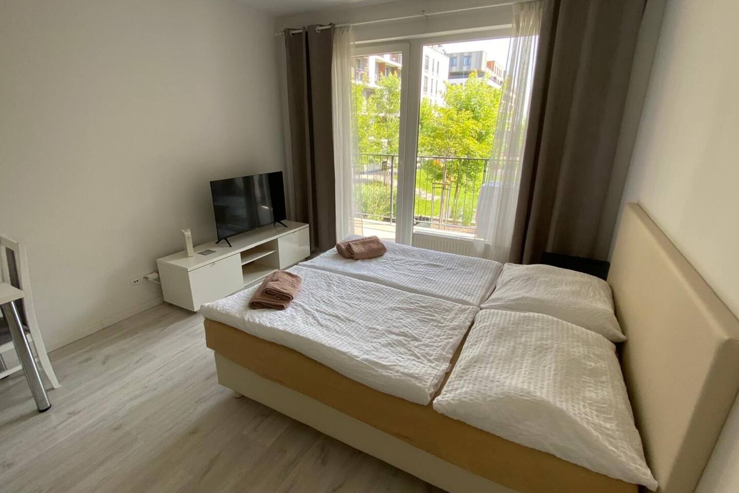 1 room apartment, balcony, Zuzany Chalupovej 18B