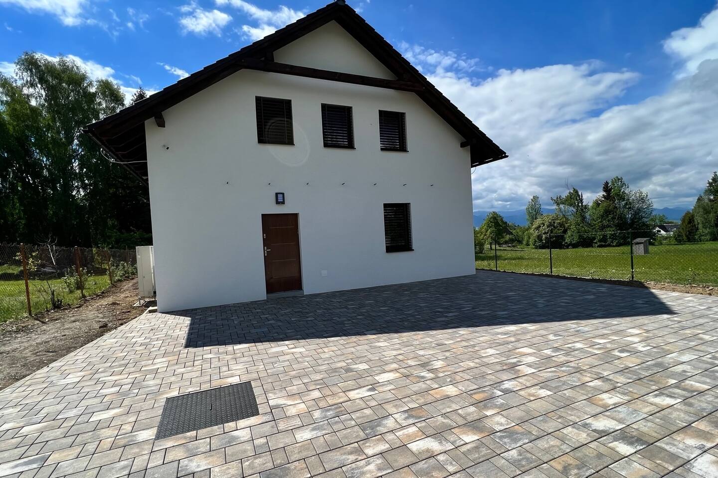 Family house with jacuzzi and sauna, Žiar
