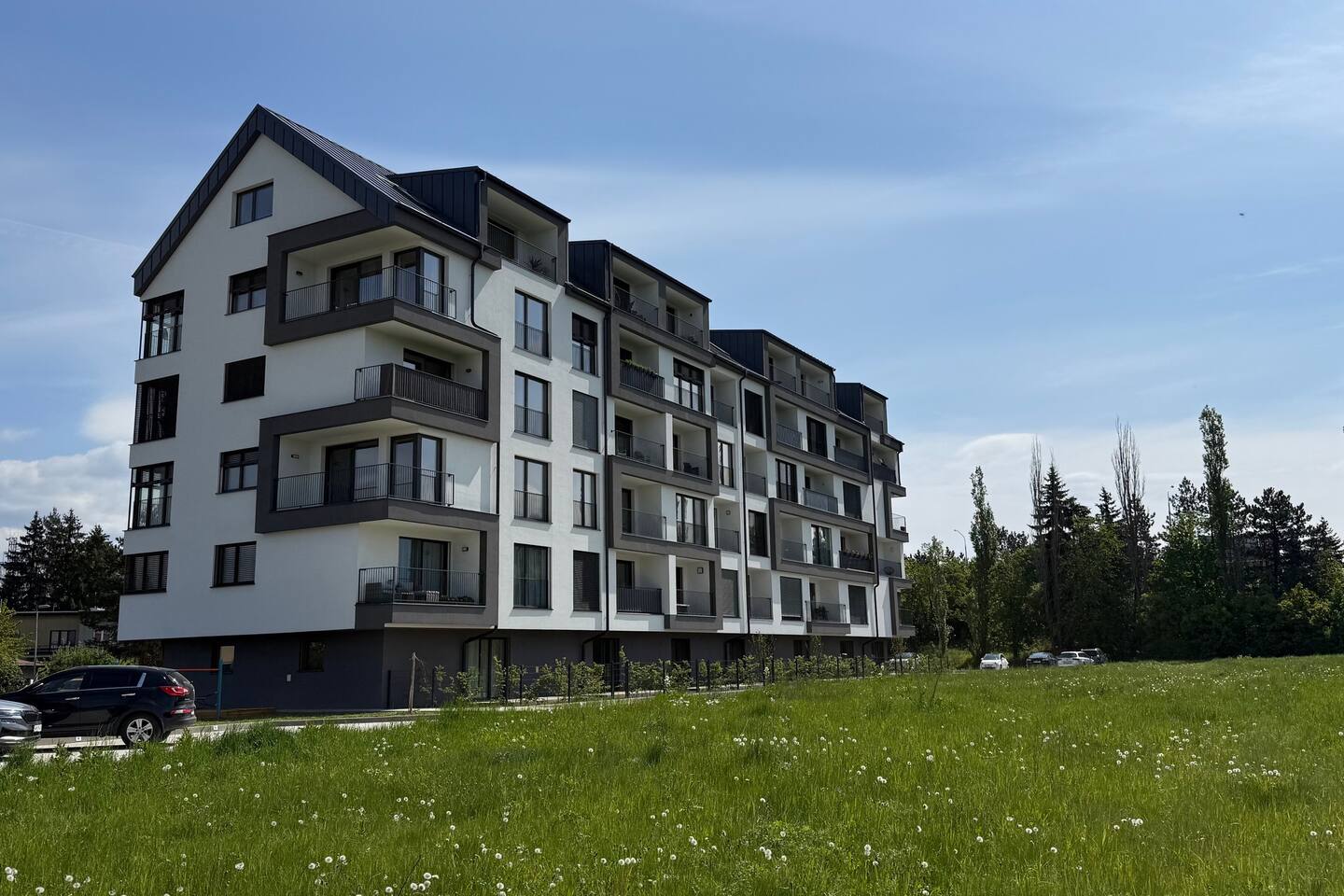 Modern 2 room apartment with terrace, Chrenoviská