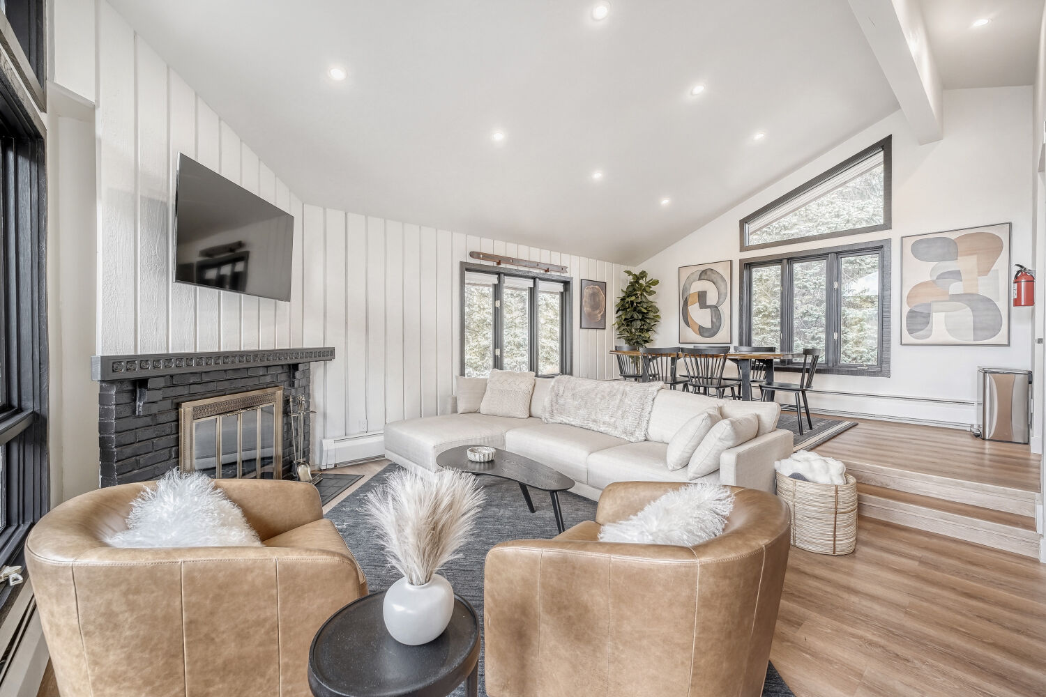 Frenchies Chalet Lux | Mnt Views & Free Town Bus