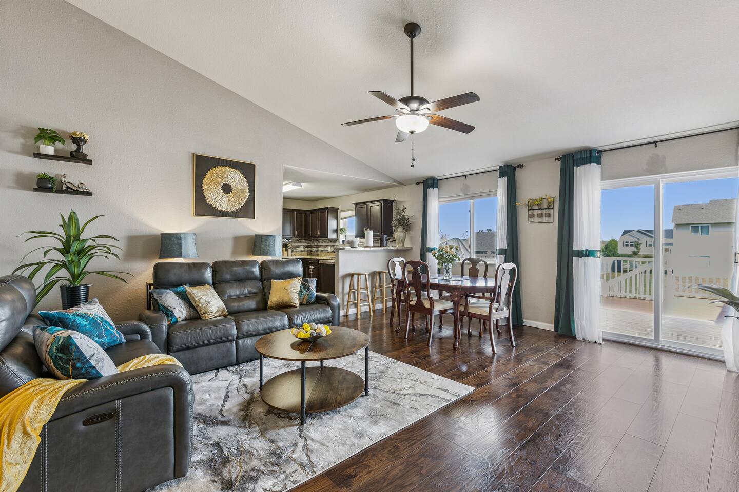 Valclyde Elite Haven • Sleeps 12|Near Big Lake