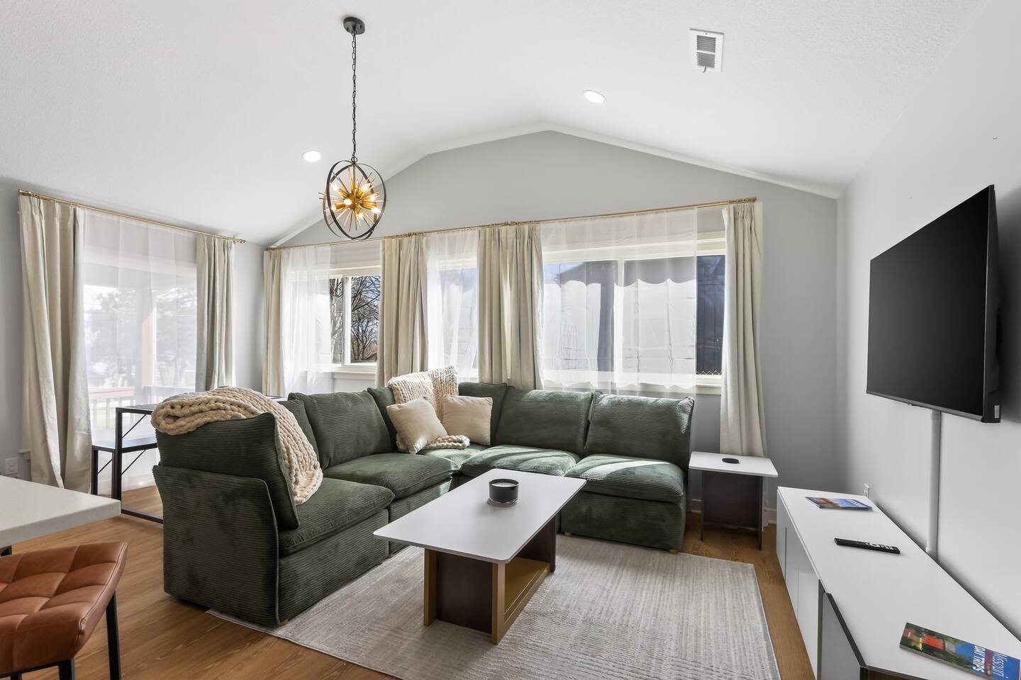 3BR Home Near KC 13 Min to Stadium | Sleeps 6