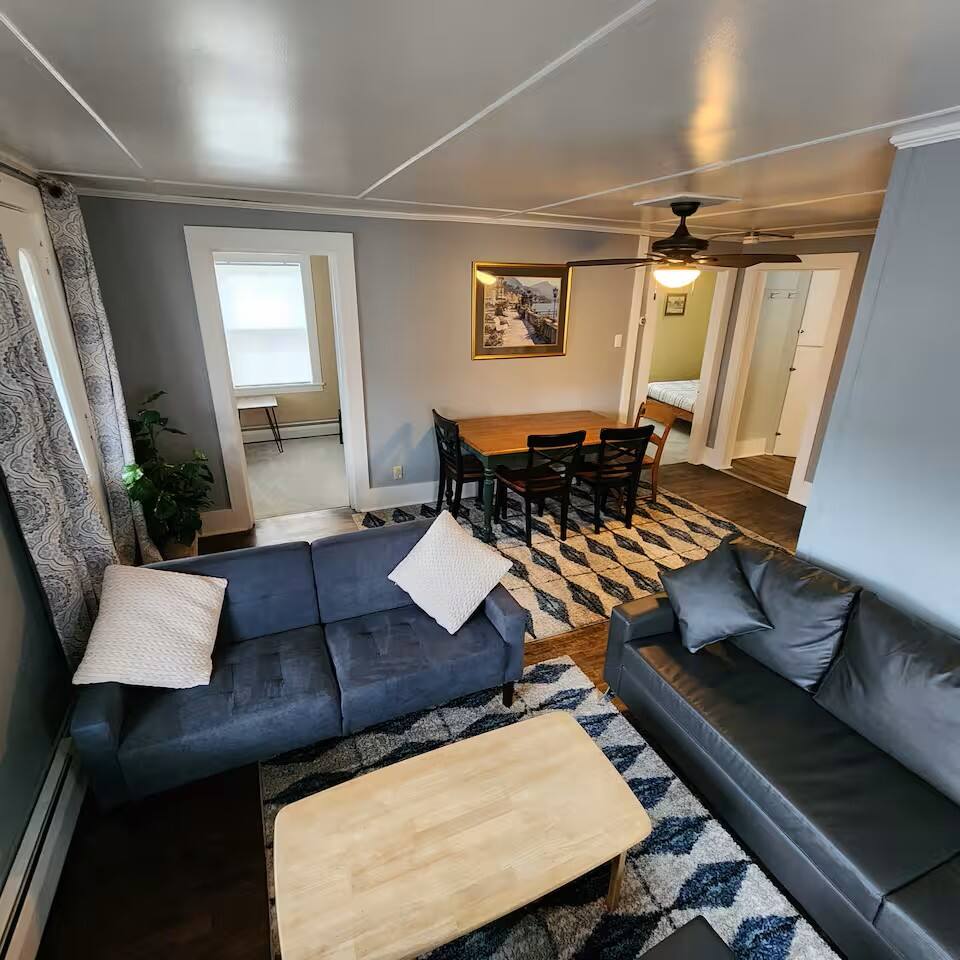 Cozy Retreat (Unit 1) Close to Smuggs, Stowe, Jay