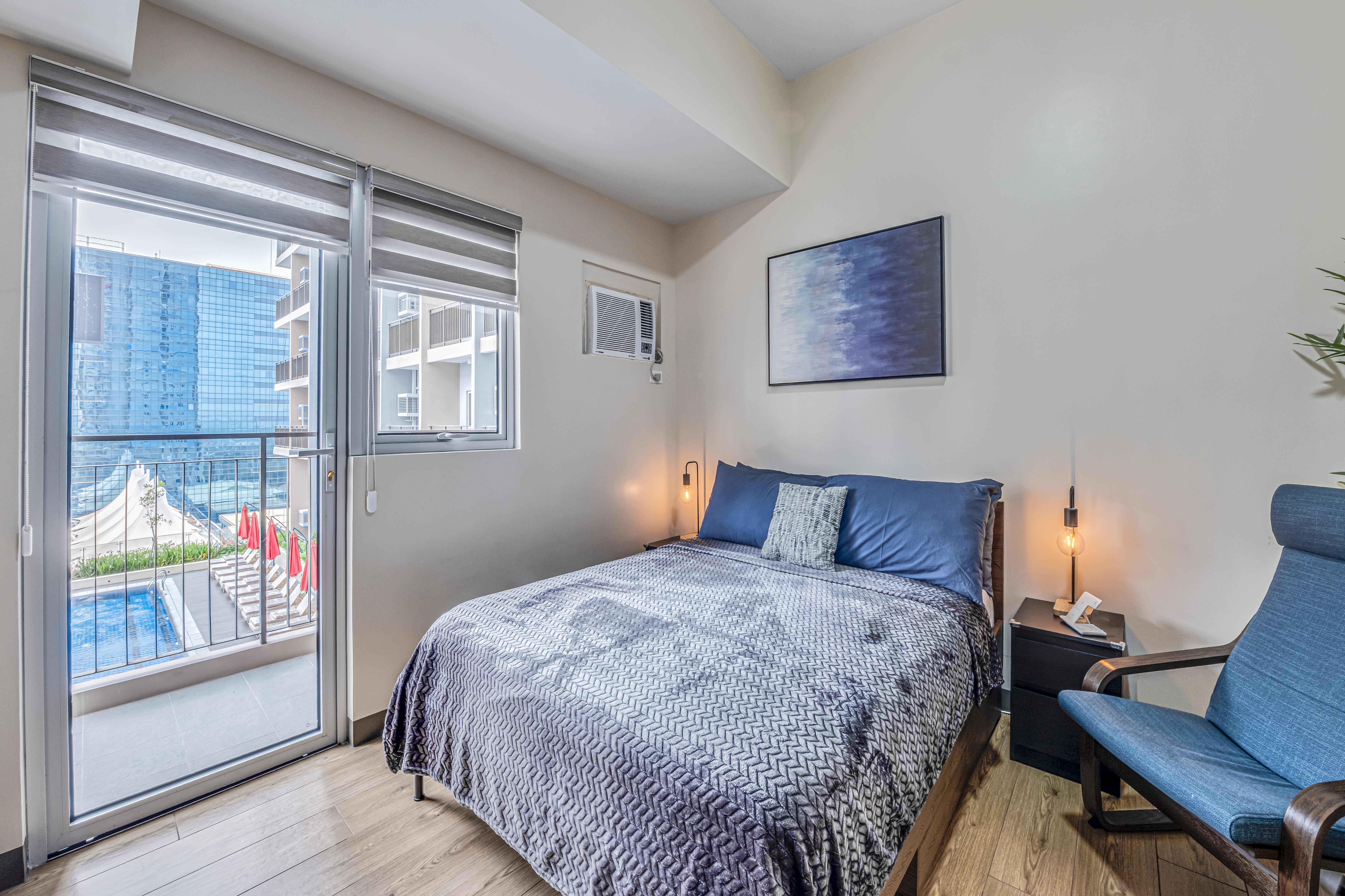 Private 1BR Makati Condo | Balcony, WiFi, Washer