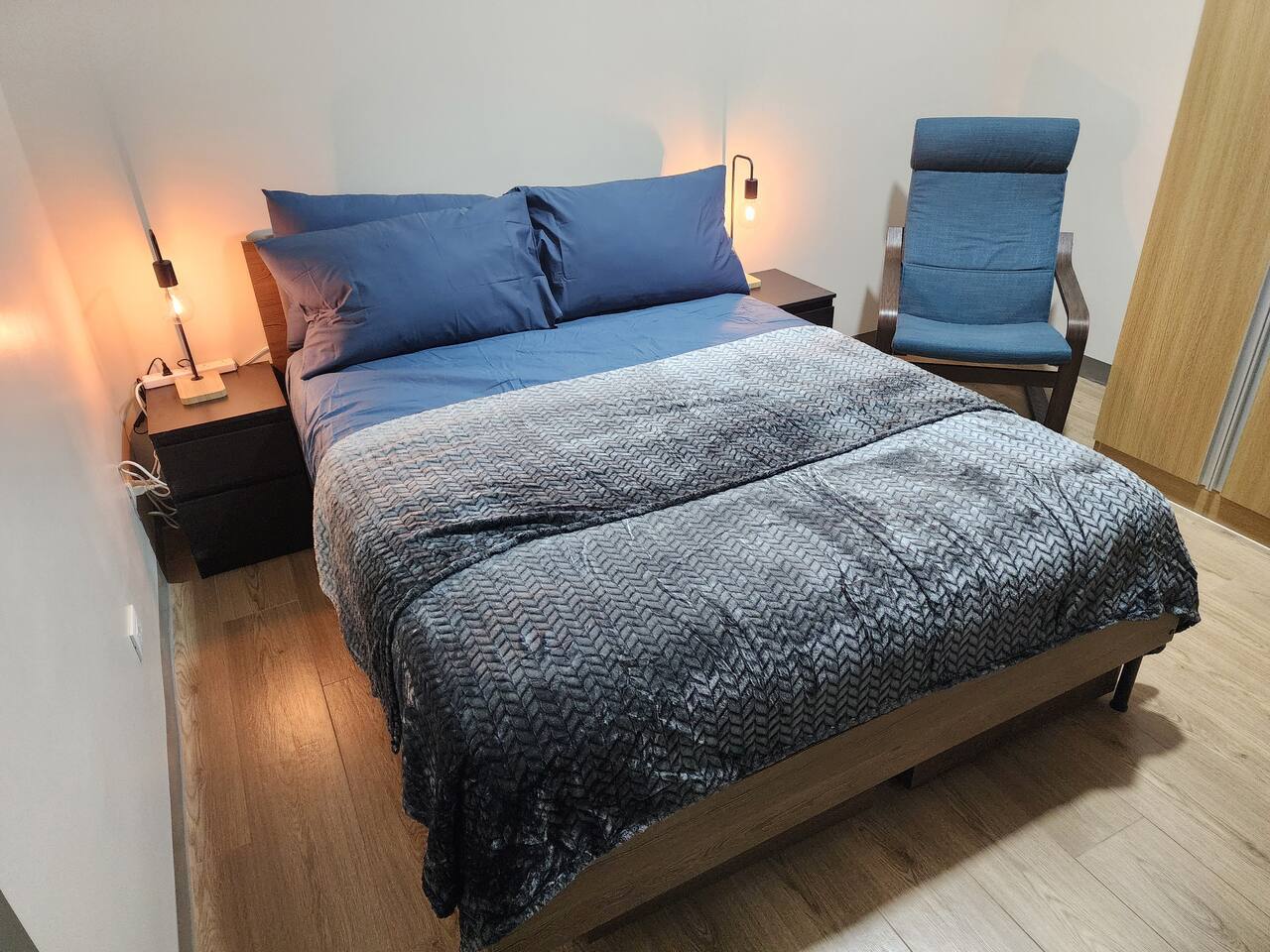 Private 1BR Makati Condo | Balcony, WiFi, Washer
