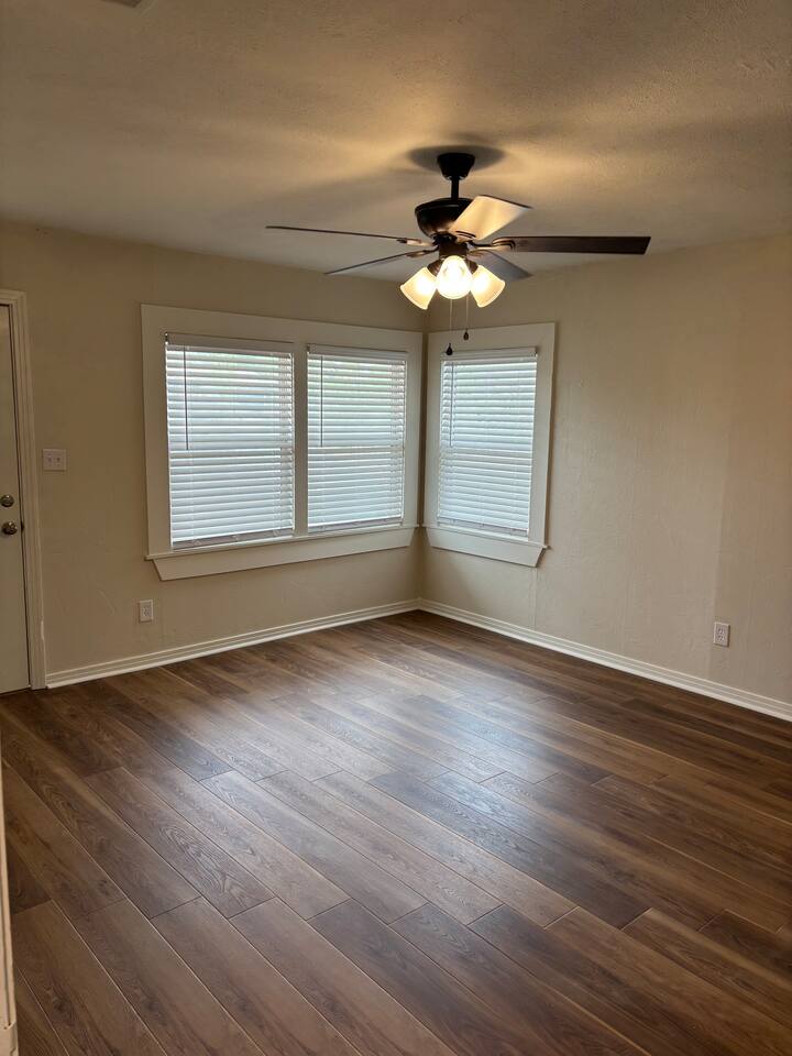 Grayson Getaway |3/1 |Central |Clean |Brand New