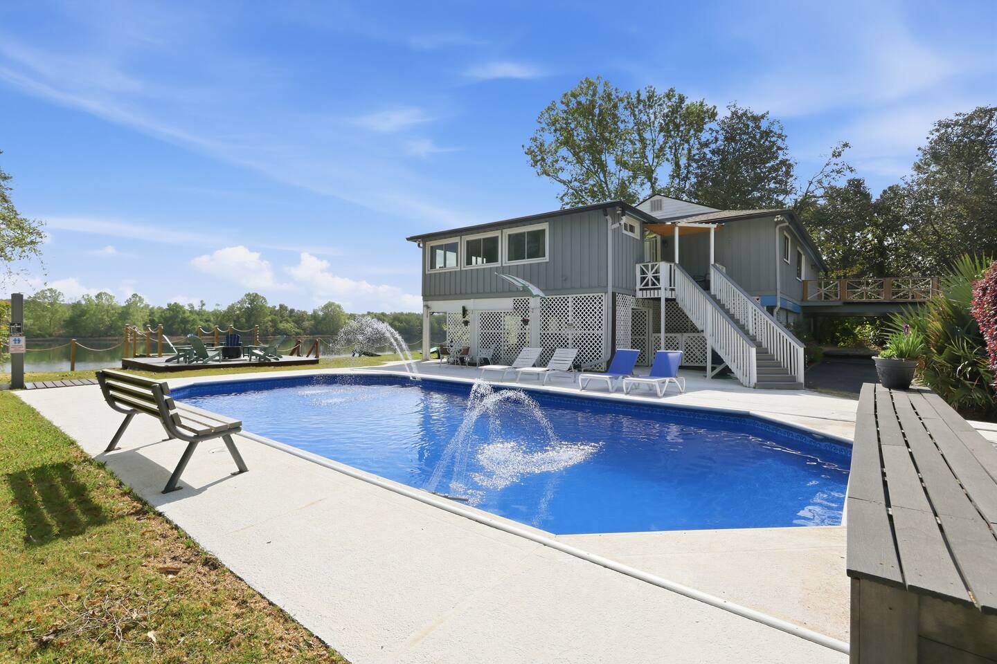 Luxury Riverfront Escape~Pool~BoatSlip~Kayaks~BBQ - Holiday Home