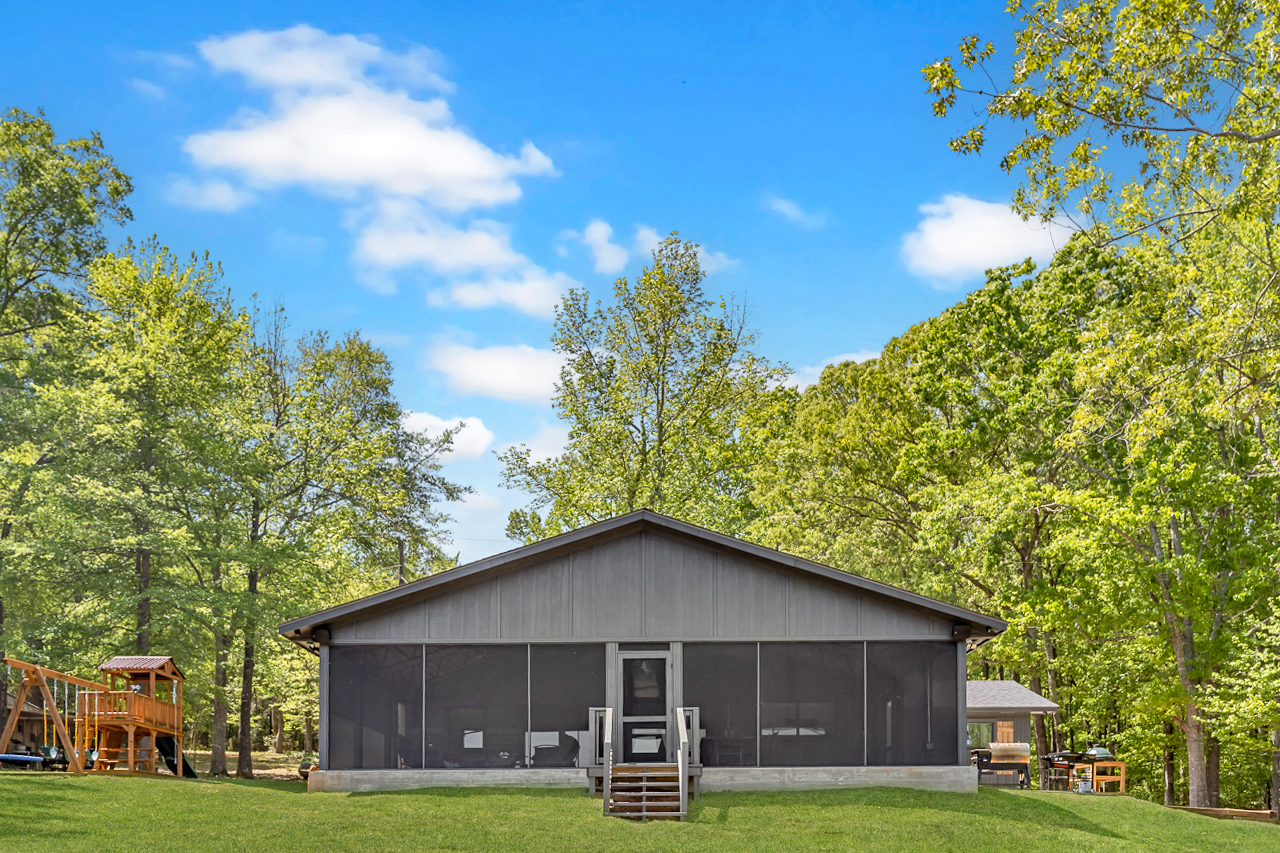 Cottage on Bear Creek