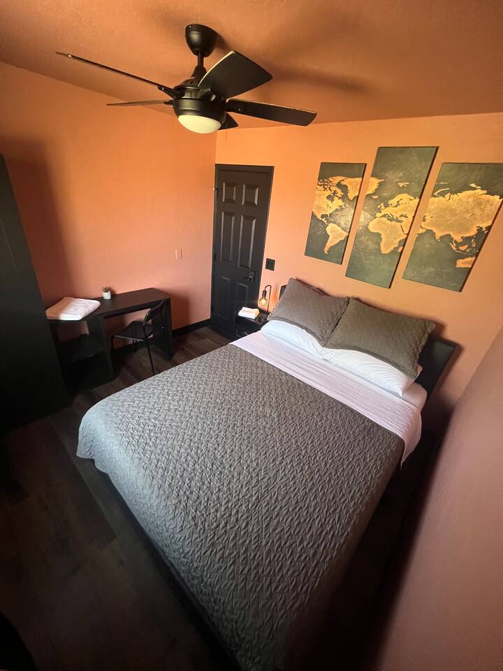 Luxury Gilbert Room 3