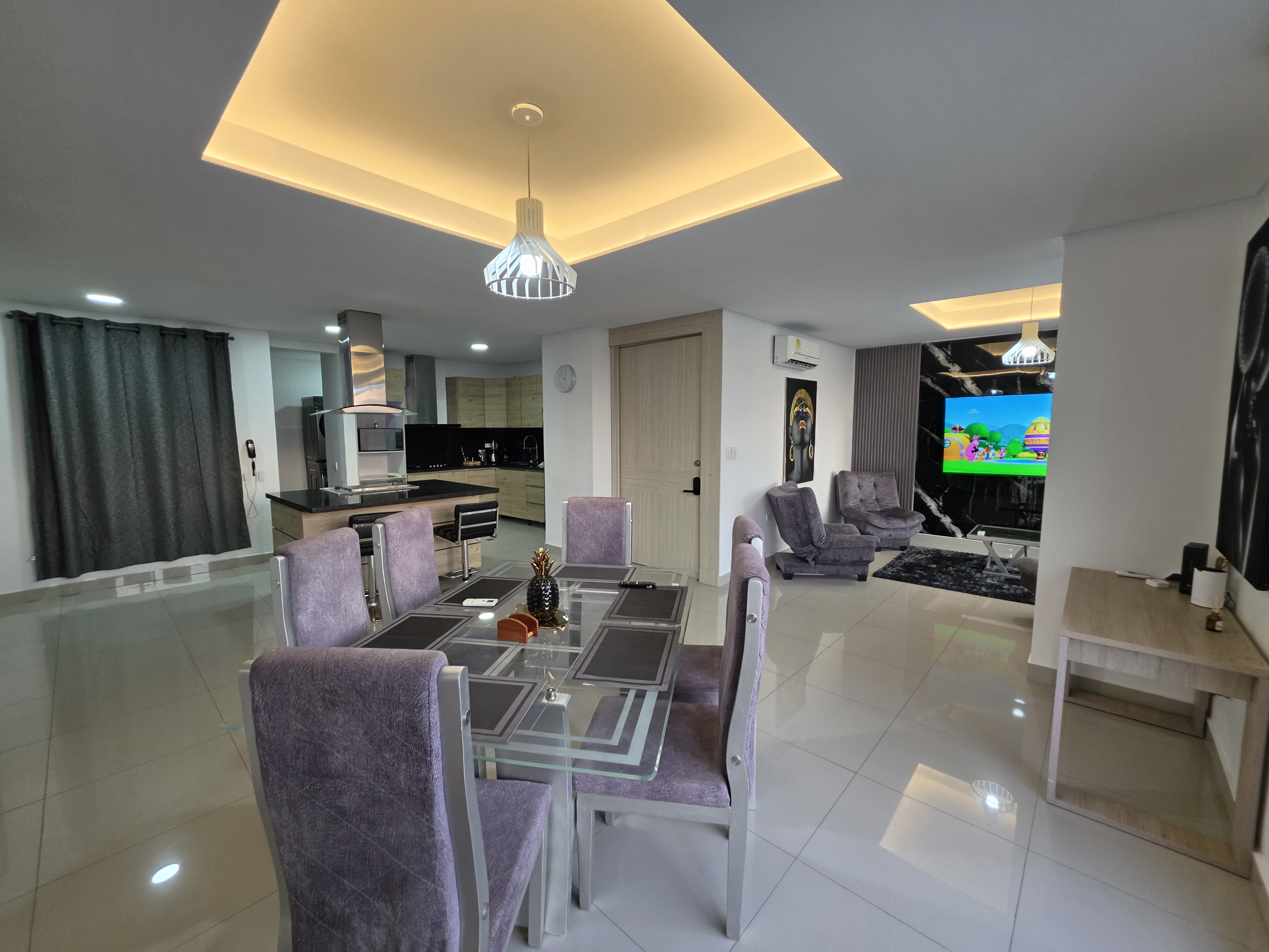 La Perla Blanca - Luxury 4BR 3BA Penthouse