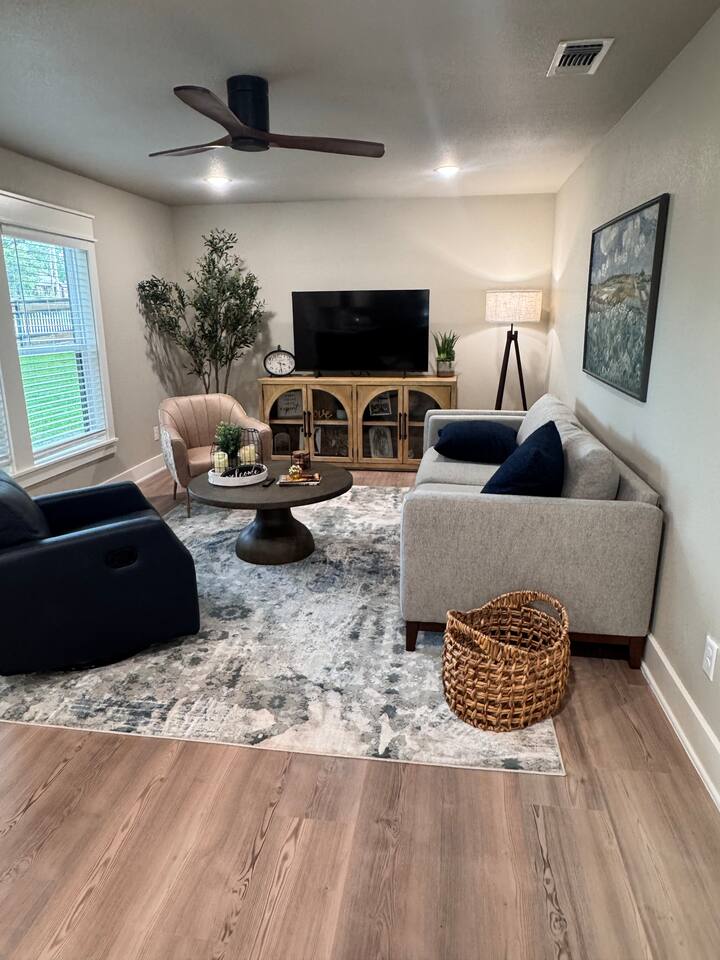 Charming Modern Farmhouse Cottage | Weatherford