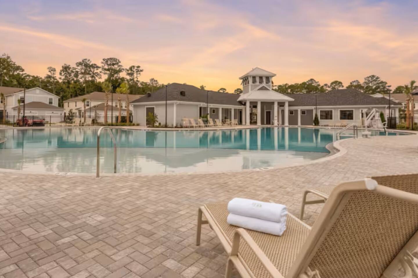 2 Private Suites | Pool Near Beaches & Golf