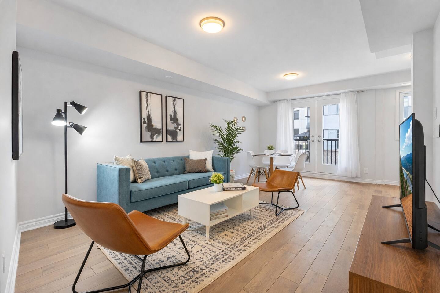 Modern 2BR Townhome | King Bed • Parking • Pets