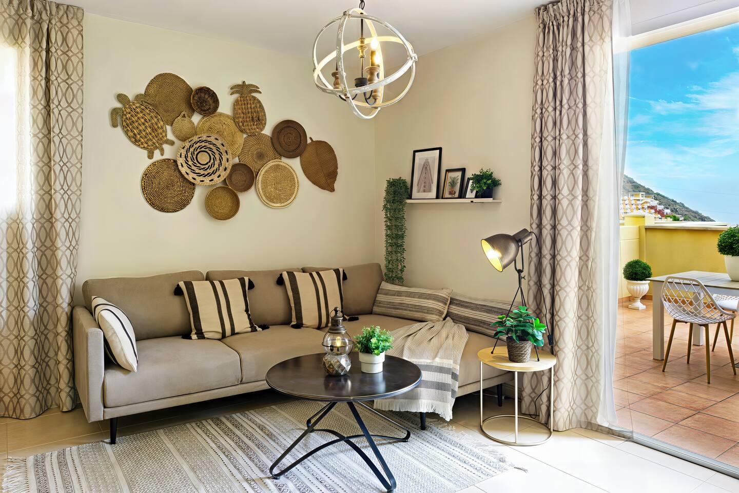 Stylish House with Great View - Altos del Roque