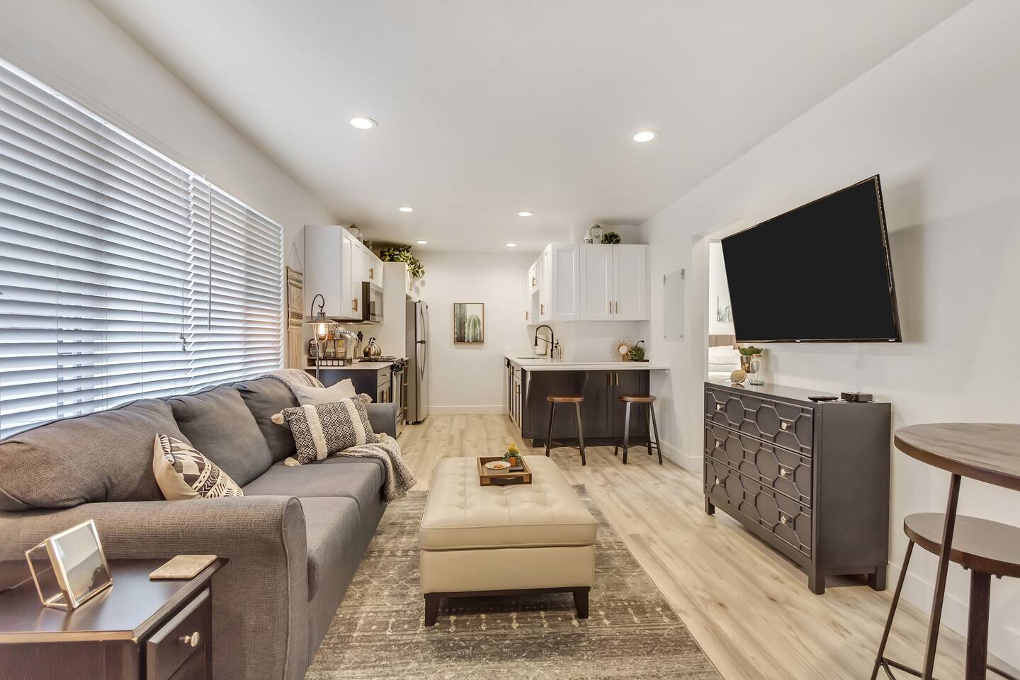 Modern Home w/ Smart TVs & Full Kitchen
