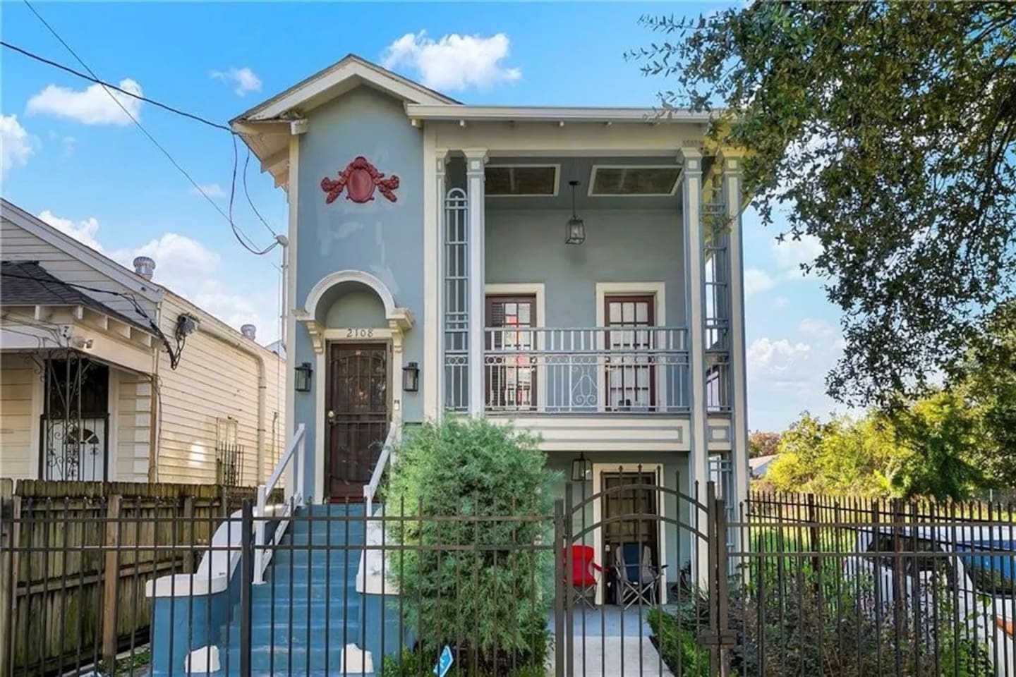 Spacious Full Duplex 8 Bedrooms for 20