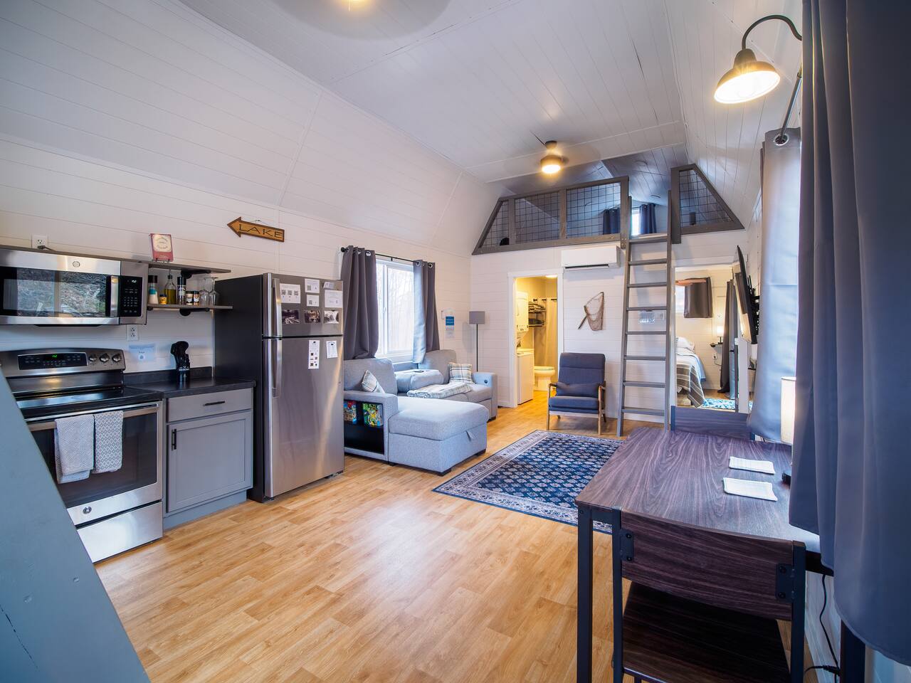 Cozy Lofted Cabin (#2) at Cataract Lake Getaway