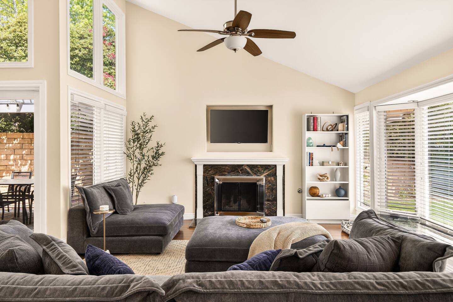 Quaint Single-Story Hilltop Home (Granada Hills)