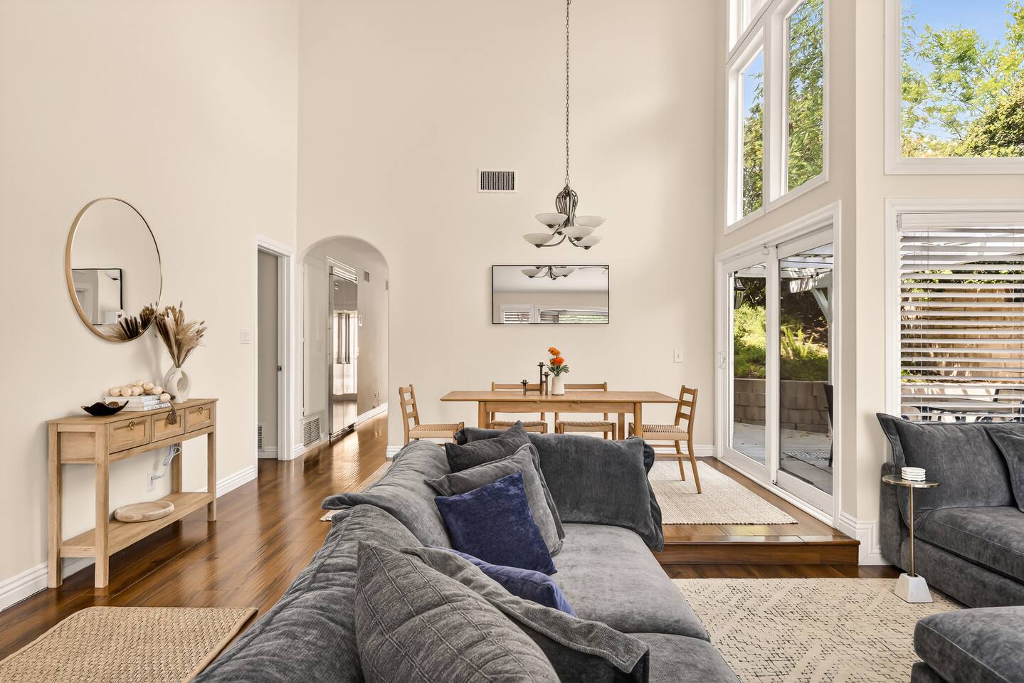 Charming Single-Story Hilltop Home (Granada Hills)