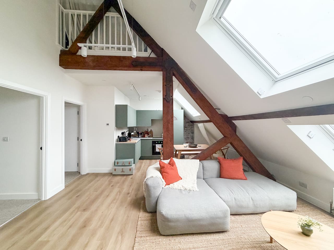 6 Bed Loft | Parking | Work Crews | JQ