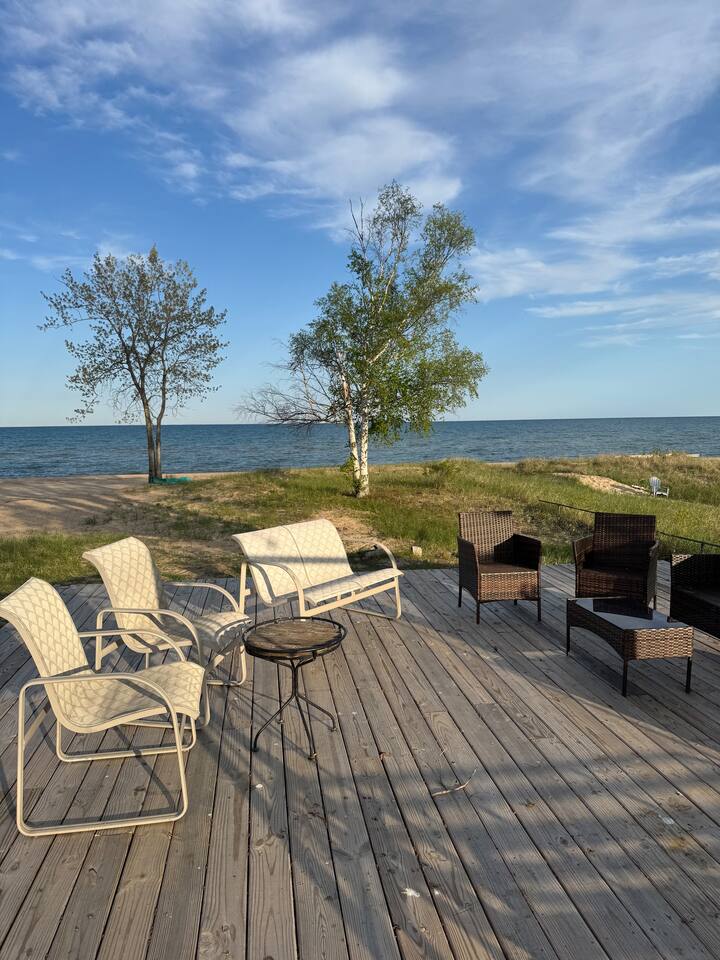 Lake Huron Sandy Beach 3 Bed Room Waterfront 2628